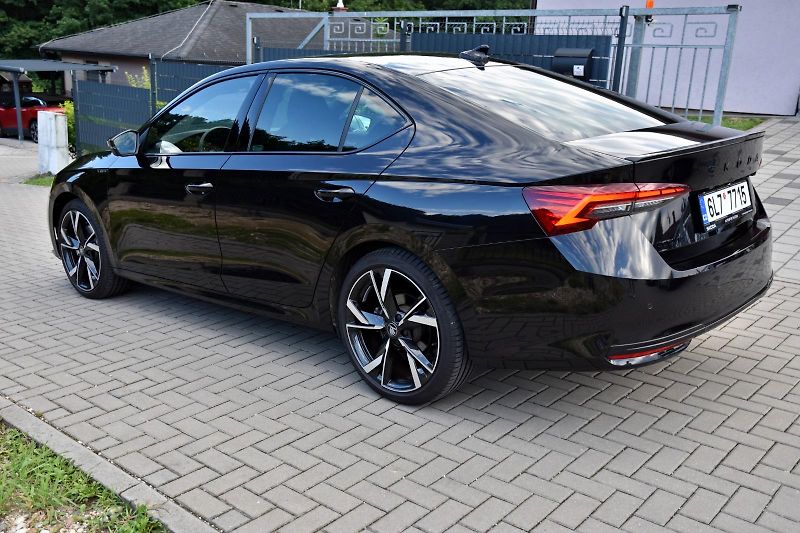 Škoda Octavia (2025)  Škoda  2.0 TSI Sportline 4x4 - fotka 3 z 15