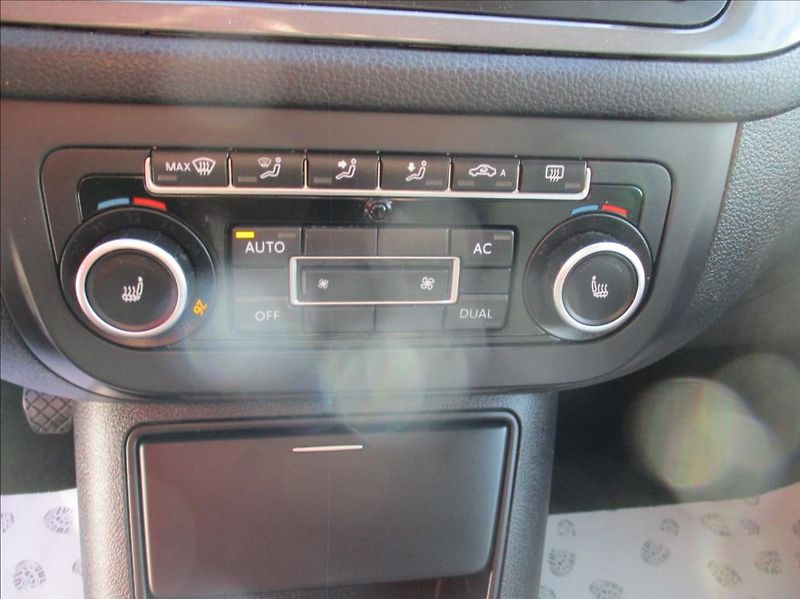 Volkswagen Tiguan 1,4 TSi, aut klima,serv.kn. - fotka 17 z 38