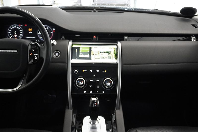 Land Rover Discovery Sport 2.0 D 134 kW 4x4 AUTOMAT  - fotka 23 z 31