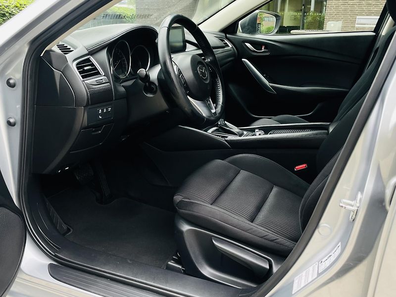 Mazda 6 2.0i AUTOMAT 1MAJITEL SERVISKA - fotka 26 z 45