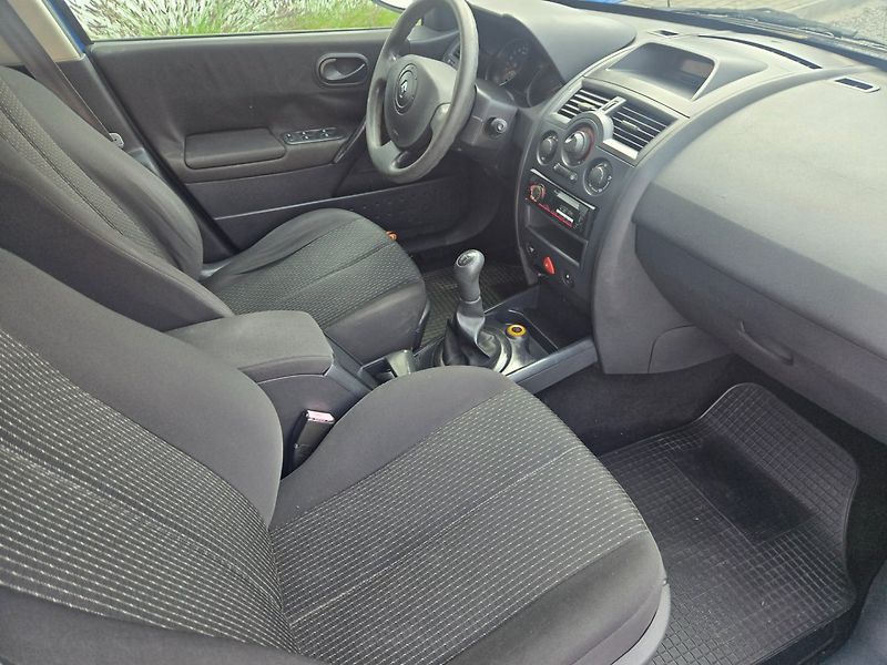 Renault Mégane (2016) 1.6 i 16V - fotka 14 z 17