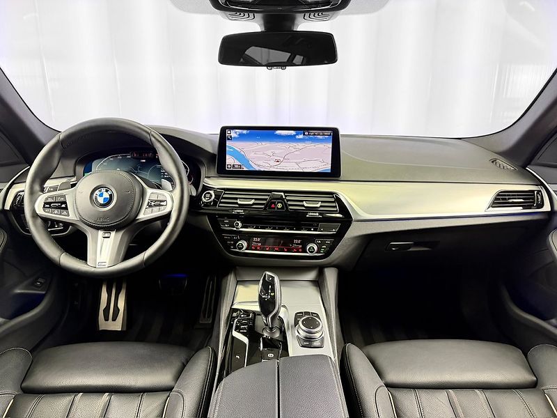 BMW Řada 5 530d 210 KW xDrive M-PAKET, M- - fotka 10 z 31