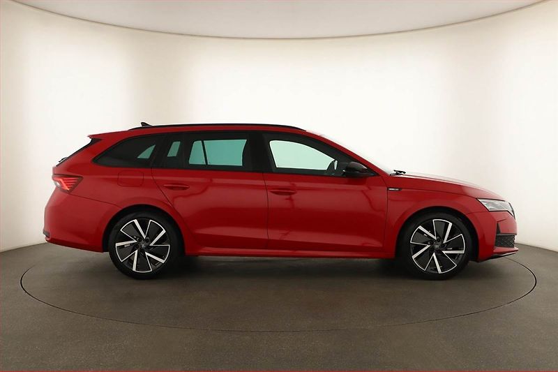 Škoda Octavia (2025) 1.5 eTSI mHEV, SPORTLINE - fotka 6 z 16