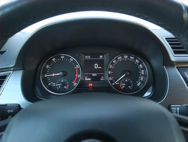 Škoda Fabia (2017) 1.0 TSI, Tempomat - fotka 11 z 18