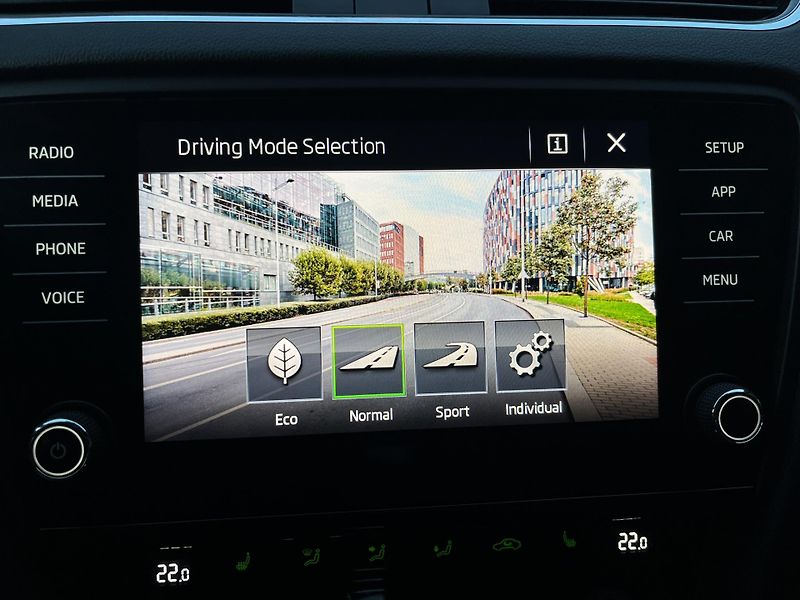 Škoda Octavia (2019) Touring Sport - fotka 12 z 19