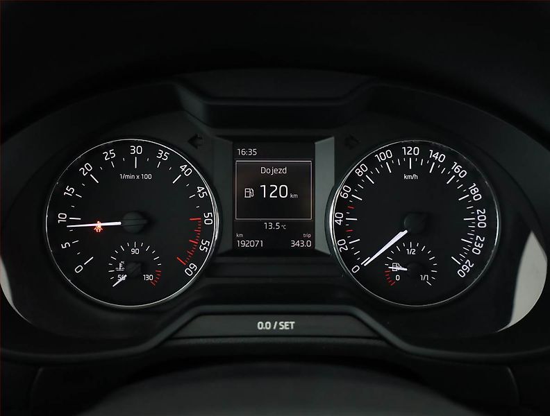 Škoda Octavia (2015) 2.0 TDI, Tempomat - fotka 9 z 19