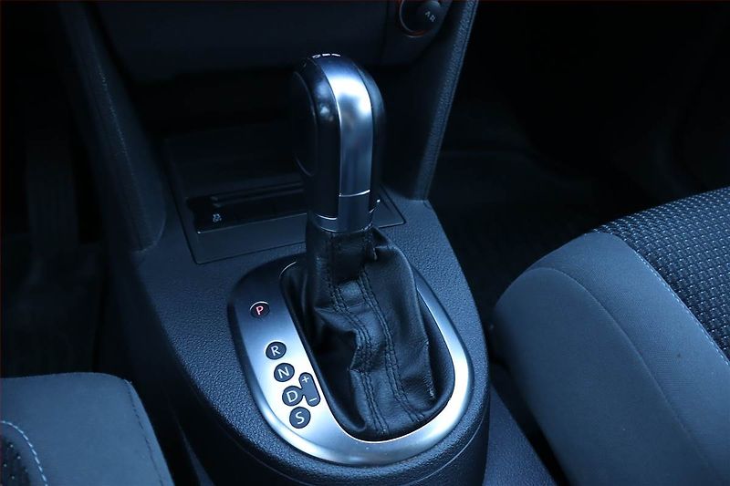 Volkswagen Touran (2013) 1.6 TDI, Automat, Serv.kniha - fotka 13 z 22