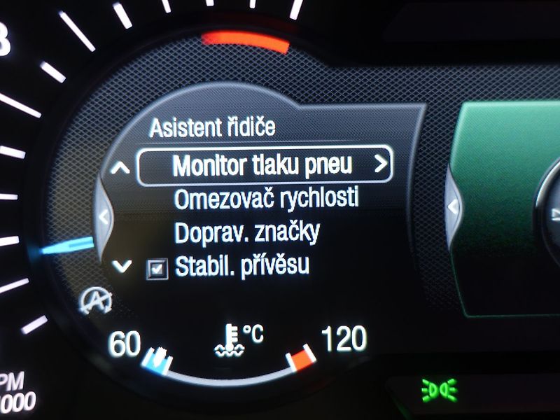 Ford S-MAX 140 kW, Titanium, REZERVOVÁNO - fotka 14 z 44
