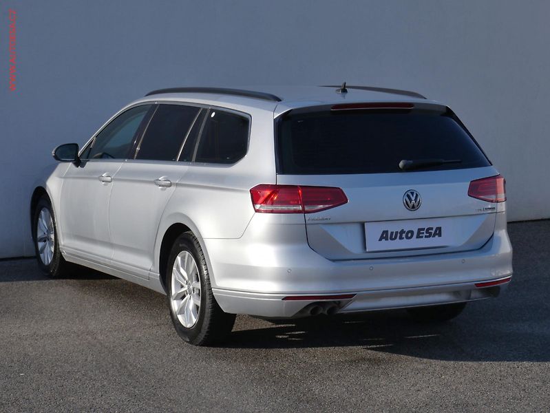 Volkswagen Passat (2015) 2.0TDi, AT, navi, LED - fotka 6 z 26