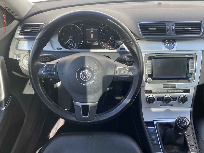 Volkswagen Passat (2014) 2.0 TSi, Highline, bixen - fotka 11 z 17