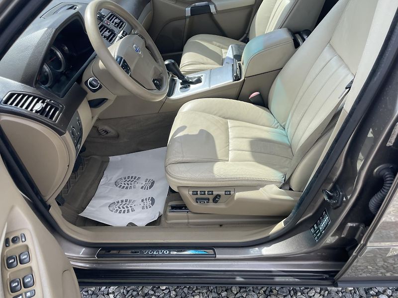 Volvo XC90 2.5TDi D5 200PS AWD R-DESIGN!! - fotka 96 z 180