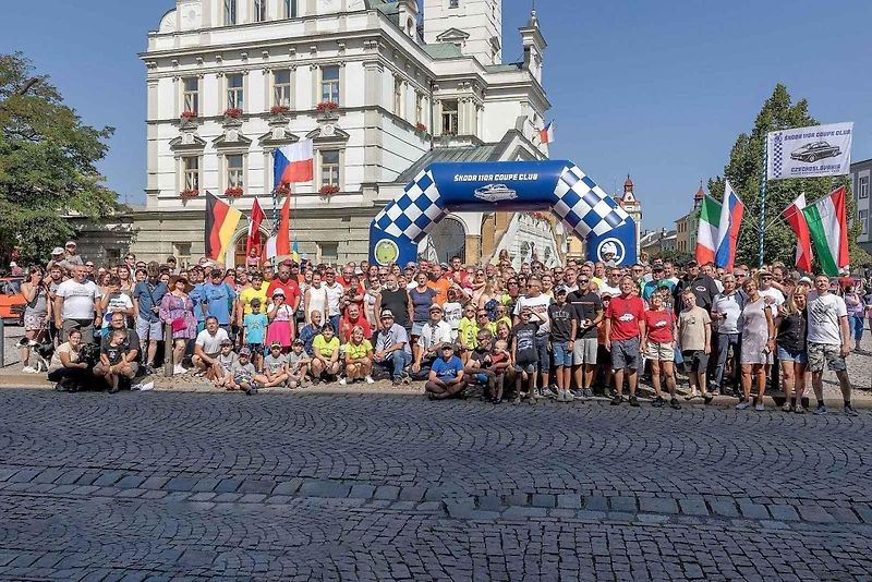 Sraz veteránů Škoda 110R v Uničově