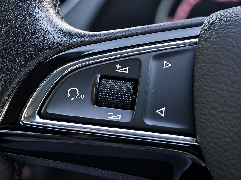 Škoda Superb 2,0 TDI DSG 110kW Style Navi - fotka 29 z 47