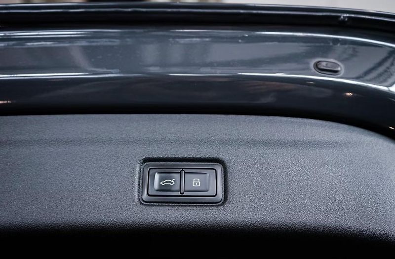 Audi Q6 e-tron Q 360kam Tažné Auto. Park. - fotka 10 z 38