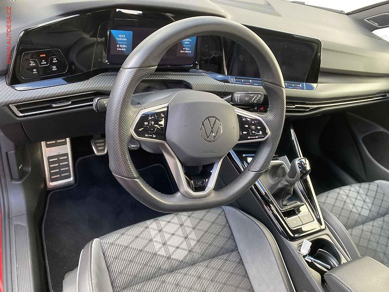 Volkswagen Golf (2023) 1.5 TSi, ČR, LED, navi, park - fotka 12 z 19