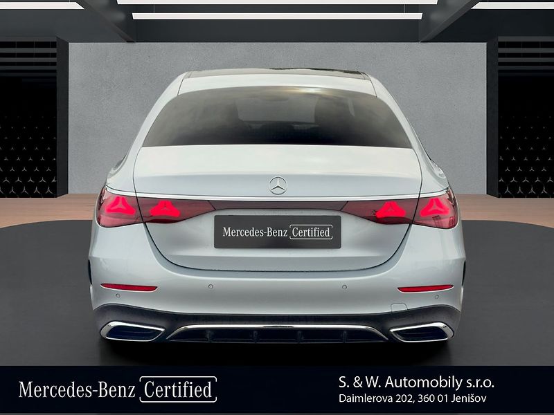 Mercedes-Benz Třídy E E 220 d 4MATIC AMG - fotka 6 z 39