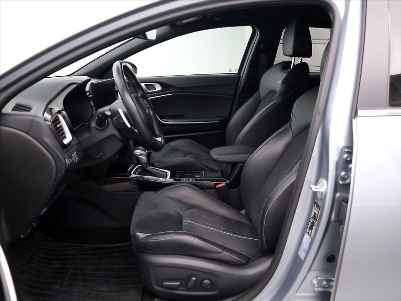 Kia Ceed SW 1,5 T-Gdi 118kW DCT CZ DPH - fotka 11 z 36