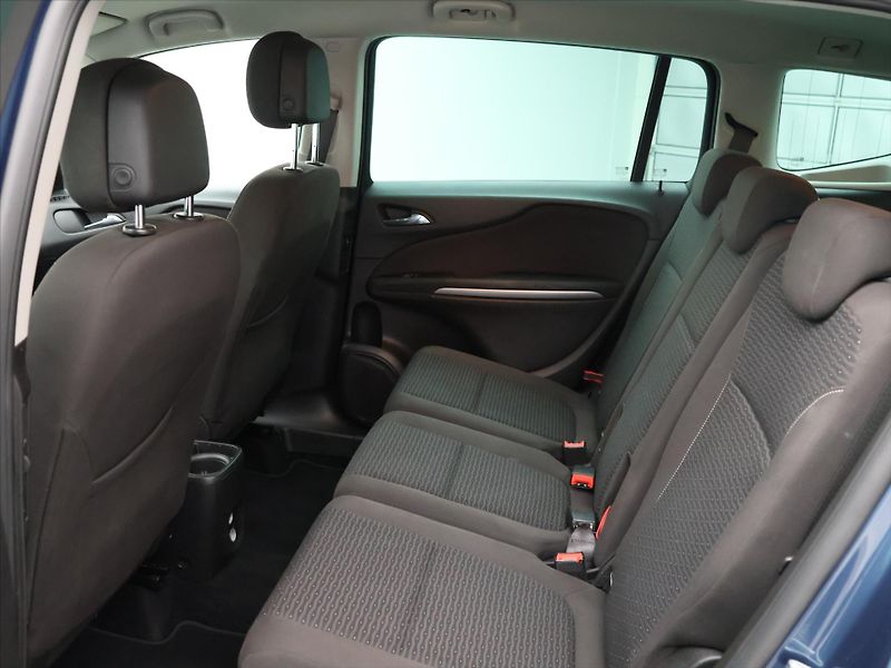 Opel Zafira 1,4 T 103kW Automat Aut. Klima - fotka 14 z 31