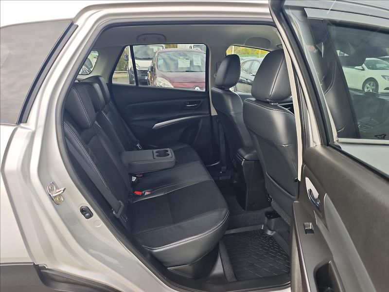 Suzuki S-Cross 1,4 BoosterJet Hybrid  4x4 Ele - fotka 13 z 21