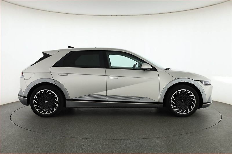 Hyundai Ioniq 5 (2021) Power 4x4, SoH 100% - fotka 6 z 21
