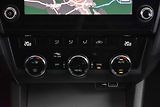 Škoda Octavia 1.6 TDI 85kW *MirrorLink*ACC* - náhled 24