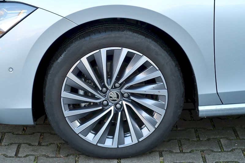 Škoda Superb (2024) Combi Laurin & Klement 2,0 TDi - fotka 31 z 31