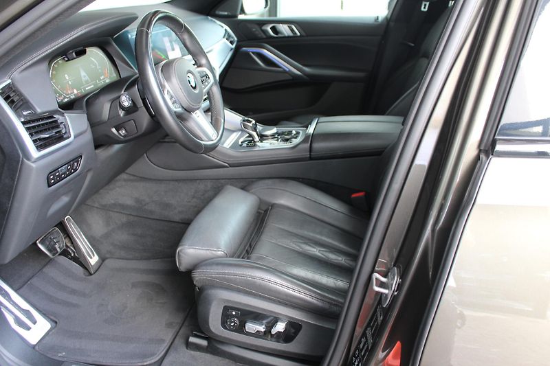 BMW X6 xDrive40d, 250kW - fotka 11 z 28