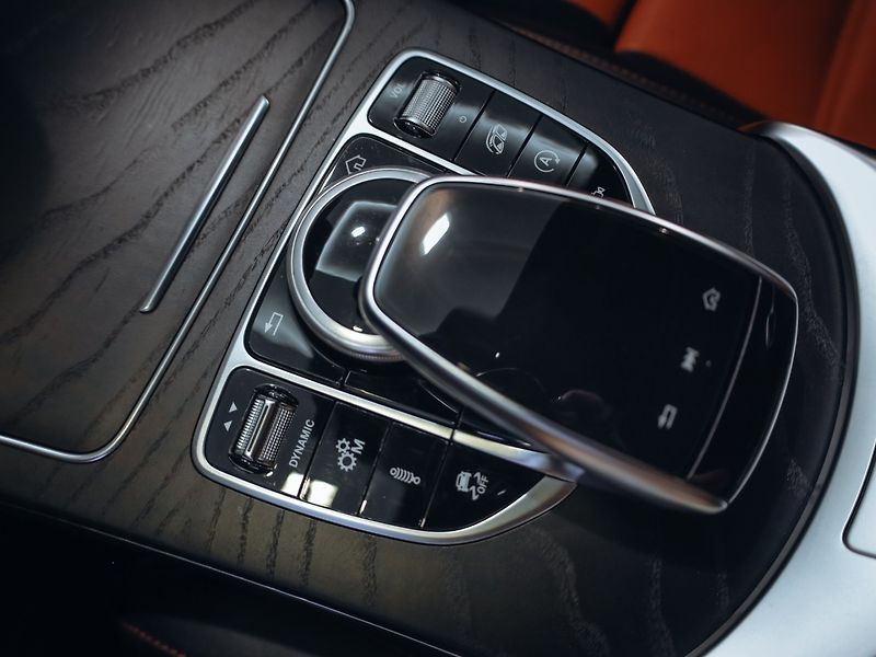 Mercedes-Benz Třídy C C 63 AMG 4MATIC 4.0 V8 - fotka 14 z 33