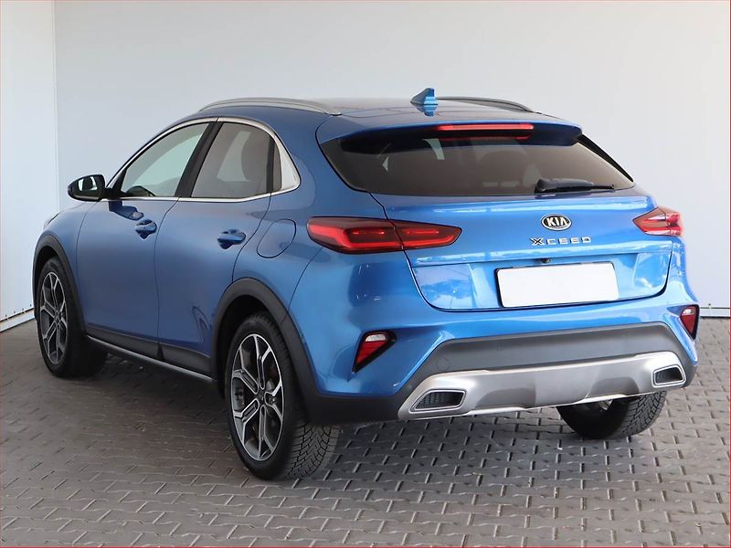 Kia XCeed (2020) 1.4 T-GDI, Automat, Serv.kniha - fotka 4 z 25