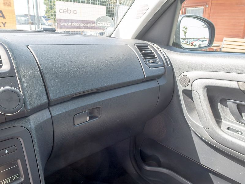 Škoda Roomster (2014) 1.6TDI NOIRE – BLACK - fotka 27 z 43