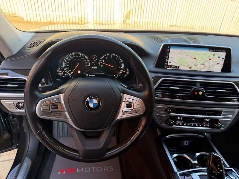 BMW Řada 7 760-xD-V12-B&W-BUSSINES PAK - fotka 19 z 32