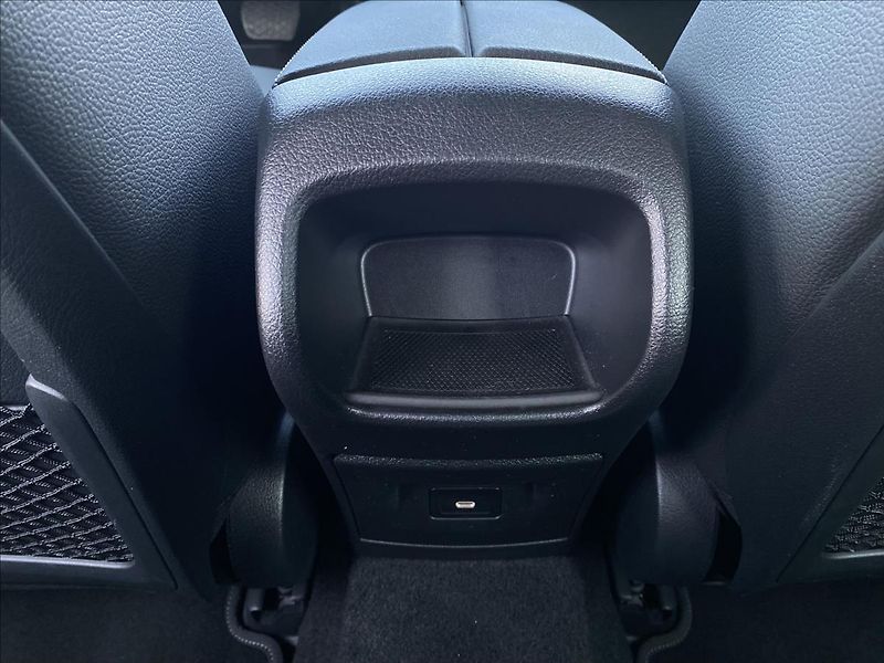 Mercedes-Benz Třídy A A 200 Progressive - fotka 24 z 26