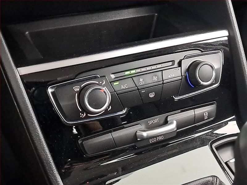 BMW Řada 2 (2019) 216i Active Tourer, Serv.kniha - fotka 16 z 20