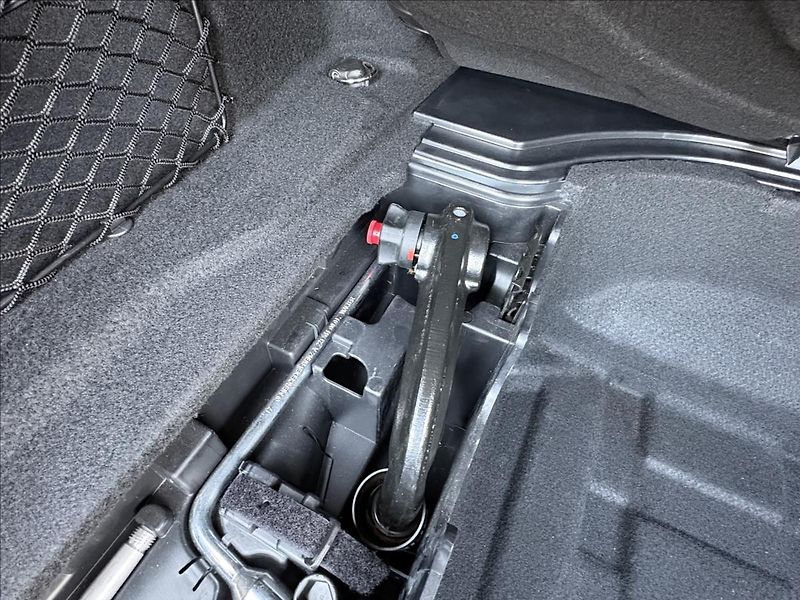 Mercedes-Benz Třídy E 2,2 250CDi AVG,Xenon,Šíbr,Kůže - fotka 34 z 39