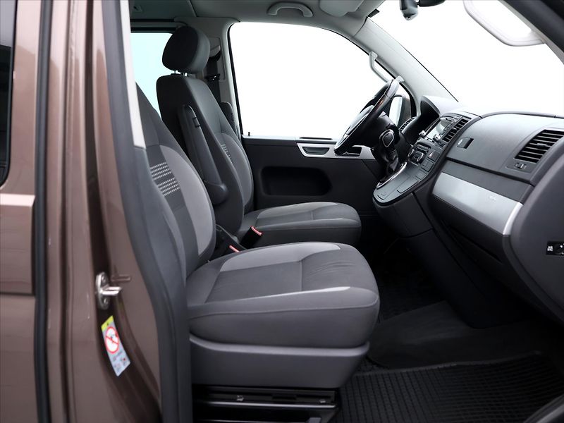 Volkswagen Multivan 2,0 TDI 4Motion DSG Comfortlin - fotka 12 z 28