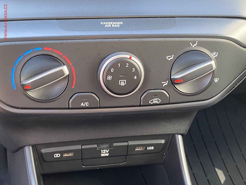 Hyundai i20 (2021) 1.2i, 1.maj,ČR, Smart, LED - fotka 14 z 17