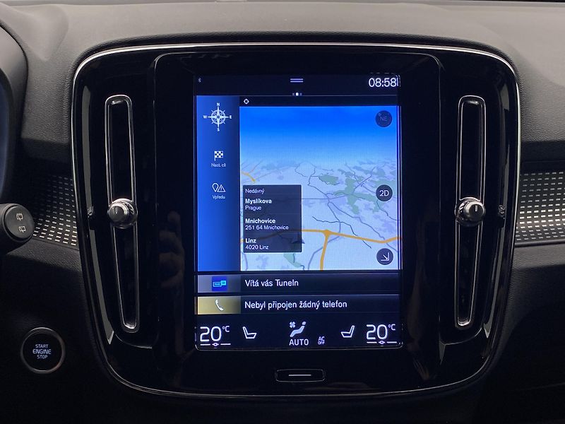 Volvo XC40 D4 AWD R-DESIGN AUT  - fotka 39 z 45