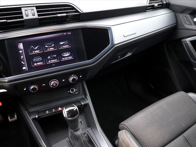 Audi Q3 2,0 35TDI  S-tronic CZ S-line - fotka 25 z 39