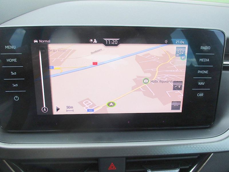 Škoda Kamiq 1.5TSi 110kW 7DSG STYLE PLUS - fotka 17 z 49