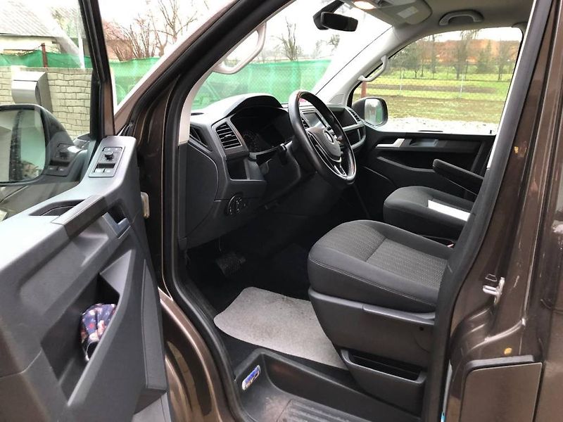 Volkswagen Caravelle (2016) 2,0 TDI 150 kW - fotka 16 z 22