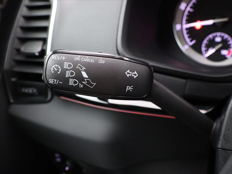 Škoda Karoq 2,0 TSI 140kW Sportline DSG 4x - fotka 17 z 30