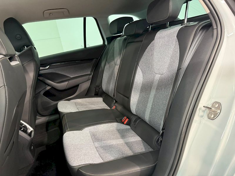 Škoda Octavia (2026) TOP SELECTION 2.0TSI 150KW MAT - fotka 31 z 34