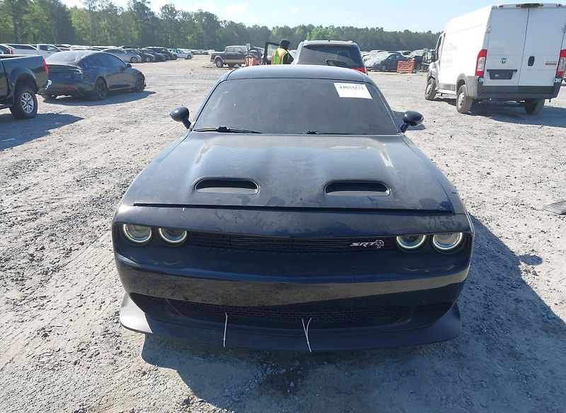 Dodge Challenger (2018) Auto na cestě - fotka 10 z 14