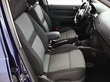 Volkswagen Golf (2004) 1.4 16V, nová STK, Klima - náhled 7