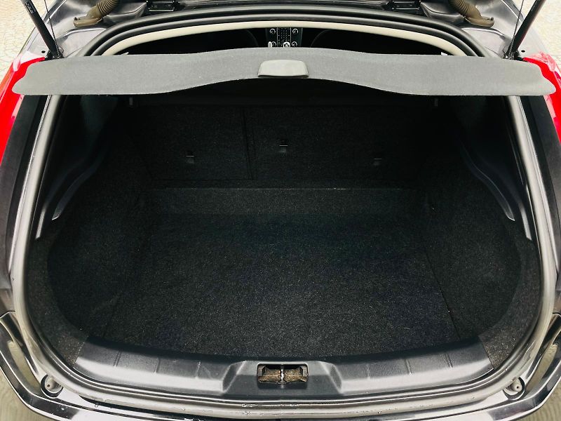 Volvo V40 2.0D3 5VÁLEC MANUÁL 1MAJITEL - fotka 20 z 41