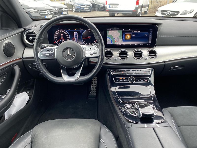 Mercedes-Benz Třídy E E 220d 4M AMG - fotka 11 z 23