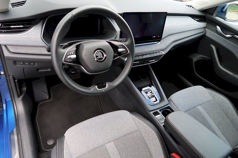 Škoda Octavia (2024) Combi Top Selection 2.0 TDI 11 - fotka 21 z 28
