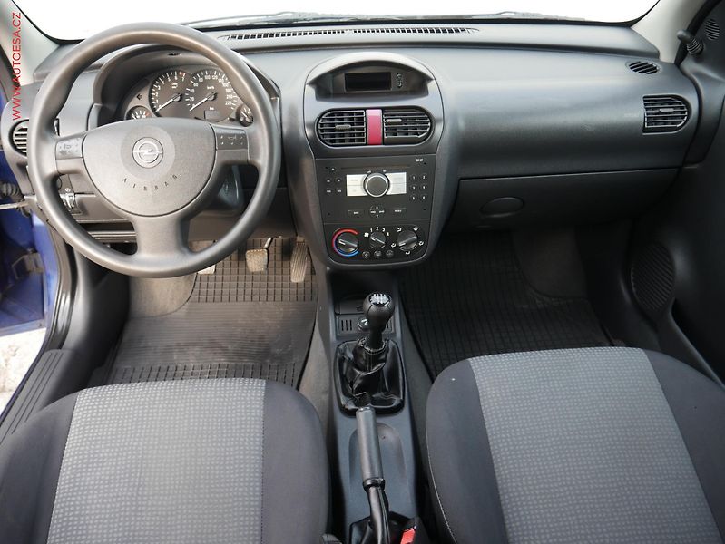 Opel Corsa (2005) 1.0i, AC, tažné - fotka 7 z 17