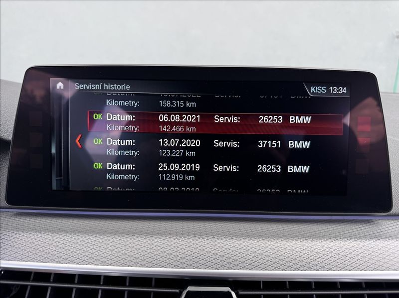 BMW Řada 5 3,0 530d xDrive Mpaket původČR - fotka 38 z 50