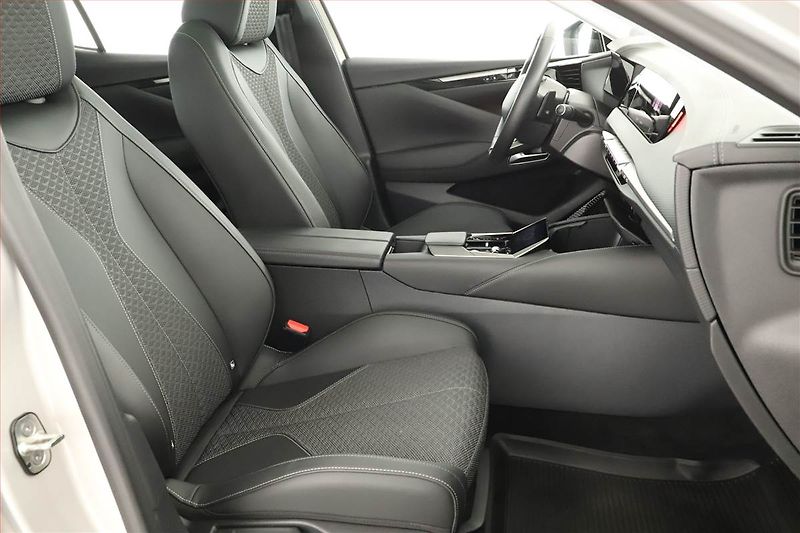 DS Automobiles DS4 (2023) 1.5 BlueHDi - fotka 16 z 19